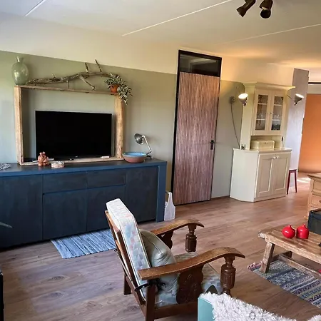 Holiday home Spacious Apartment, Maartenszee Dune Sint Maartensvlotbrug
